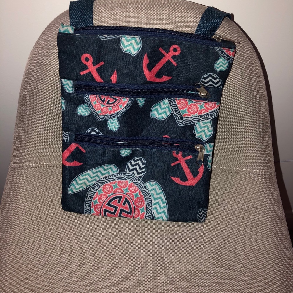 Simple southern crossbody purse